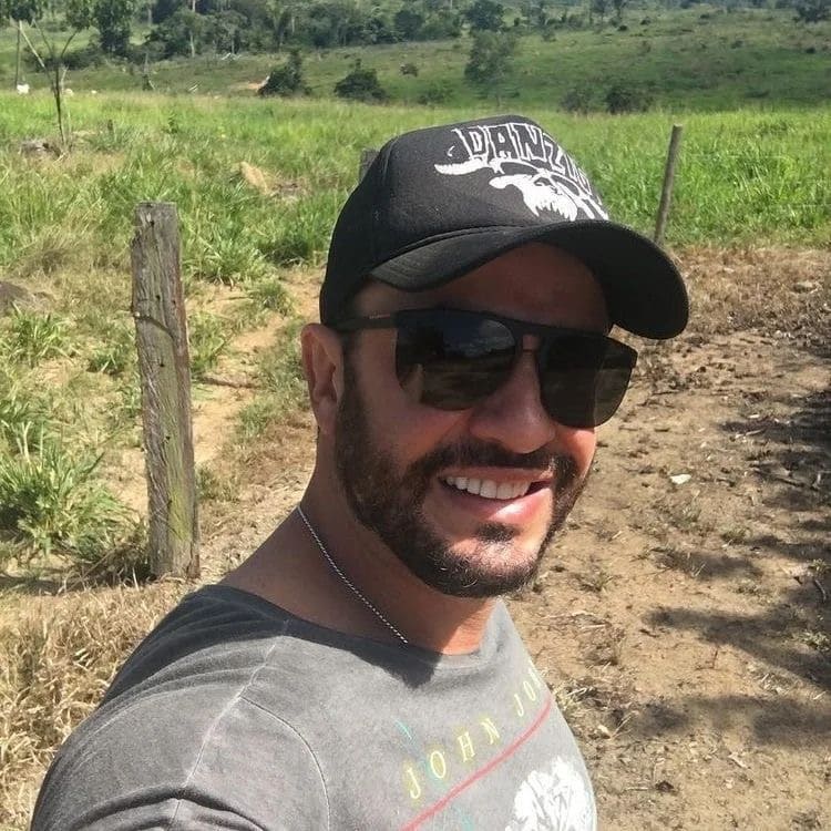 <em>Cristobal A.</em>